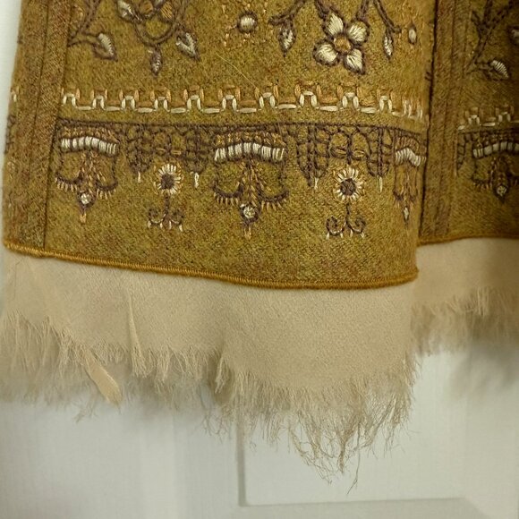 Talbots Wool Embroidered Skirt, EUC! Size 10. - Picture 2 of 4